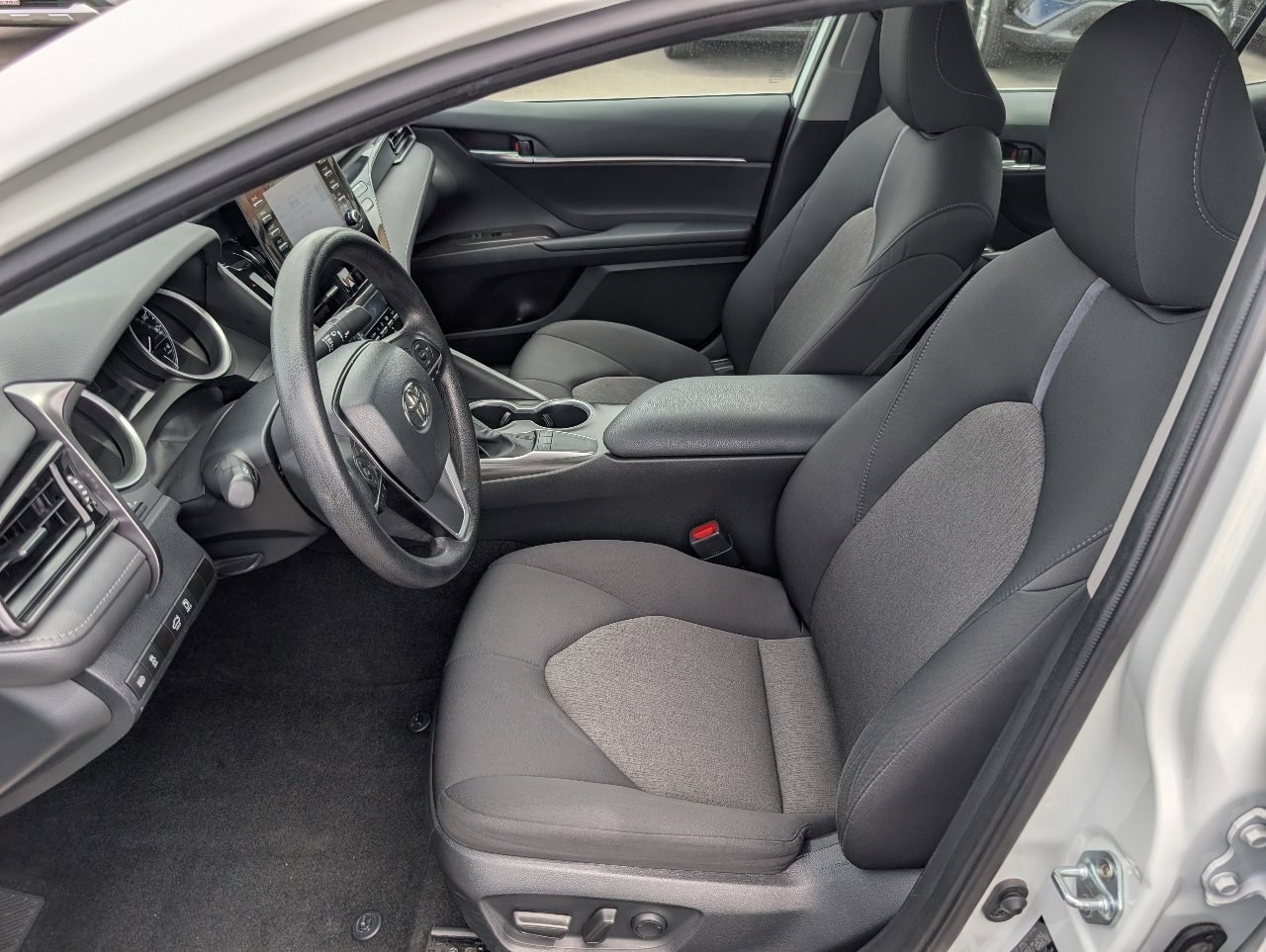 Used 2024 Toyota Camry LE FWD image 2