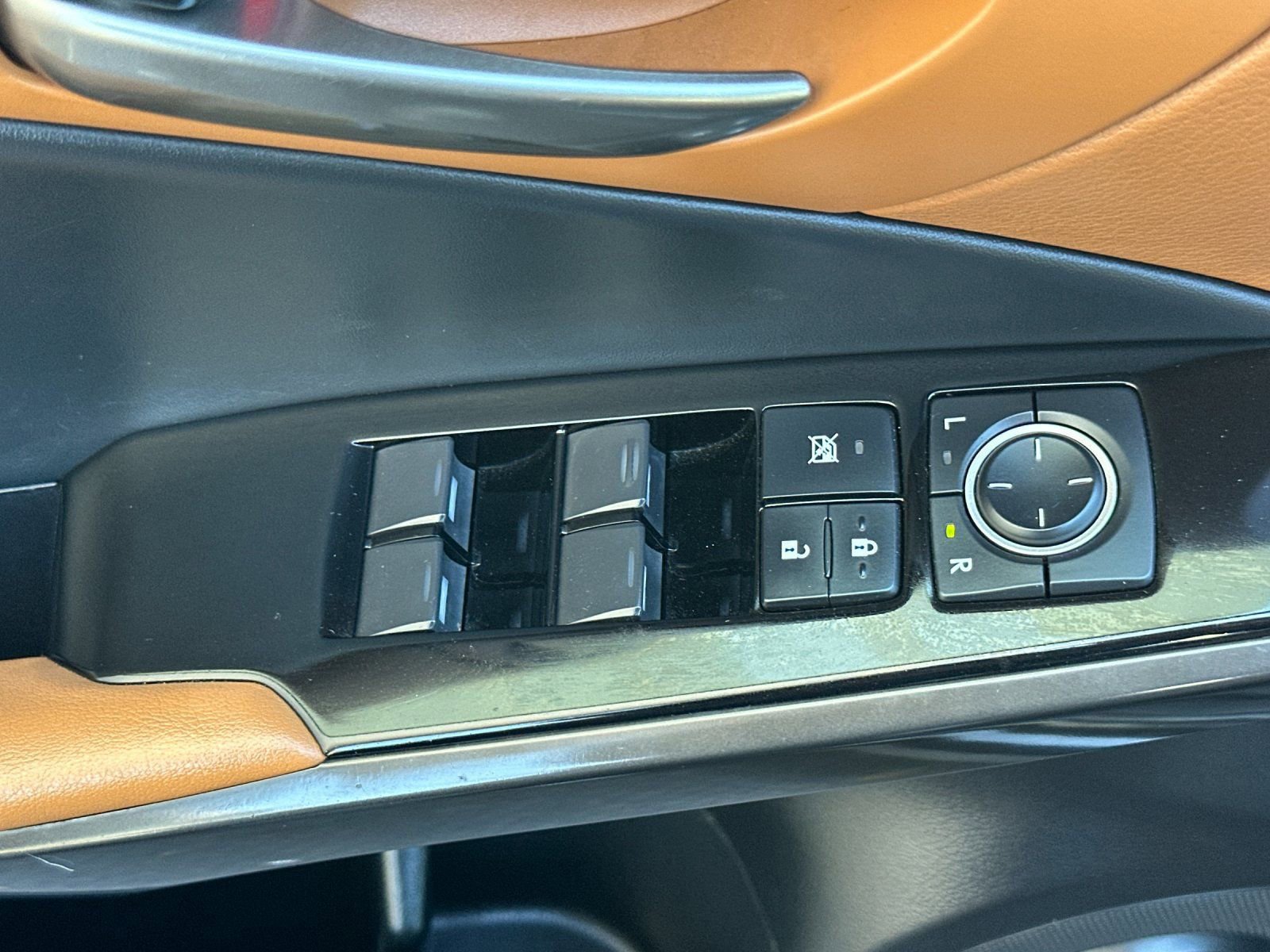 Used 2021 Lexus IS 300 w/ Accessory Package 2 RWD image 12