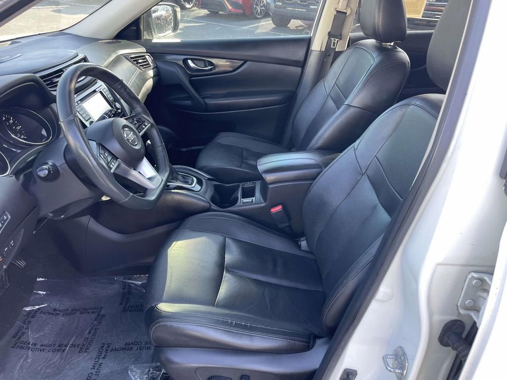 Used 2017 Nissan Rogue SL w/ SL Premium Package image 28