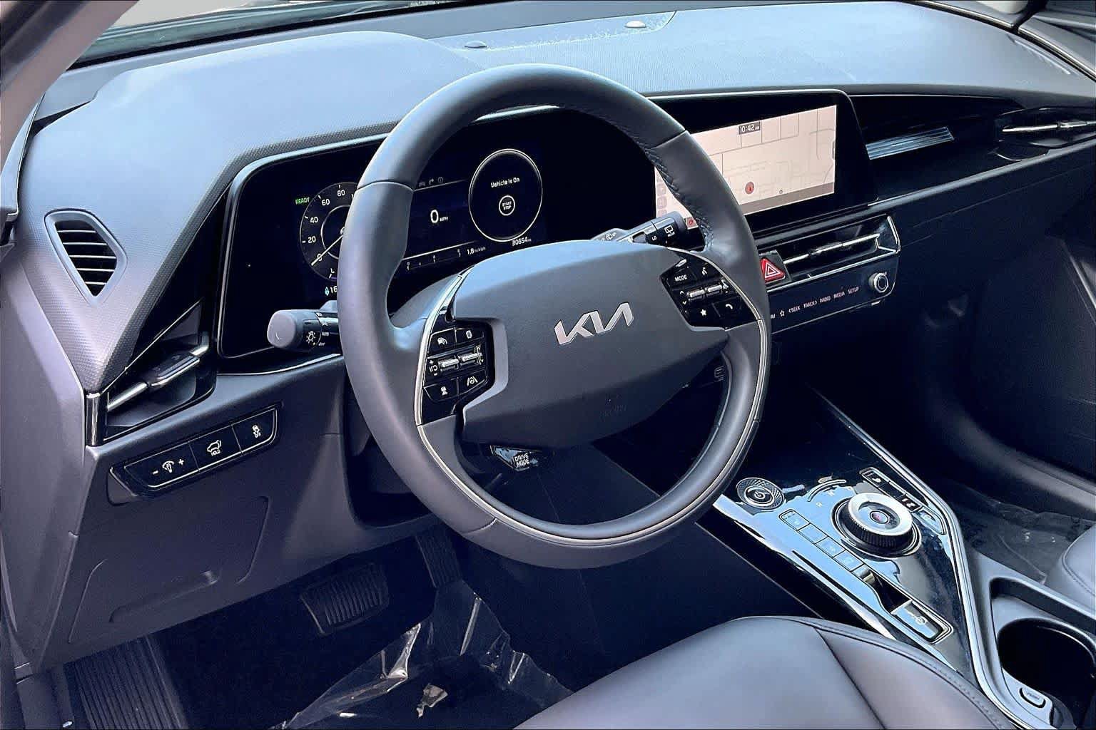 Used 2023 Kia Niro Wind w/ Wind Preserve Package FWD image 17
