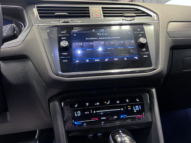 Certified 2024 Volkswagen Tiguan SEL R-Line AWD/4WD image 25