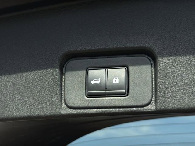 Used 2024 Nissan Rogue SV image 39