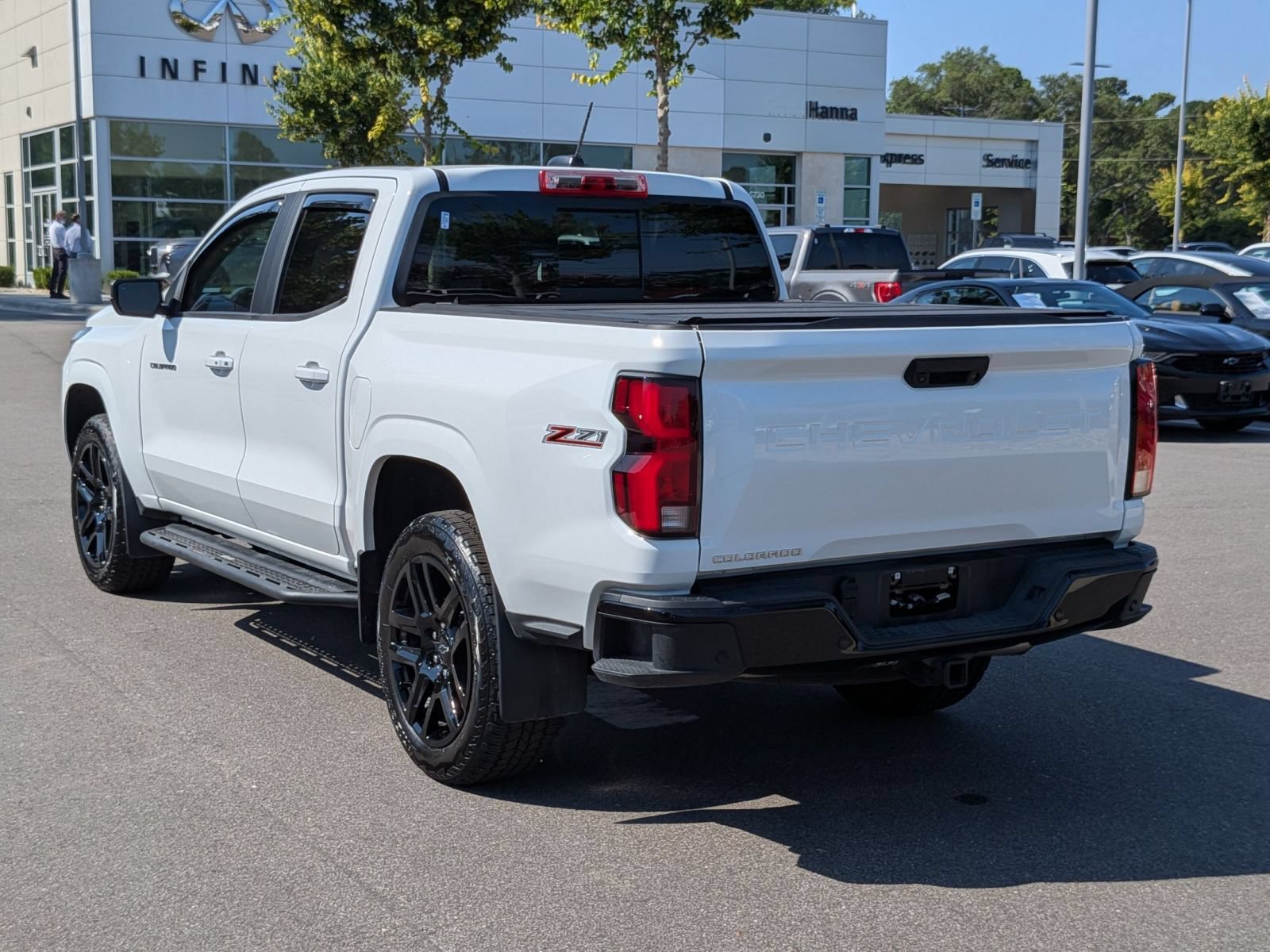 Used 2025 Chevrolet Colorado Z71 w/ Z71 Convenience Package 2 AWD/4WD image 5