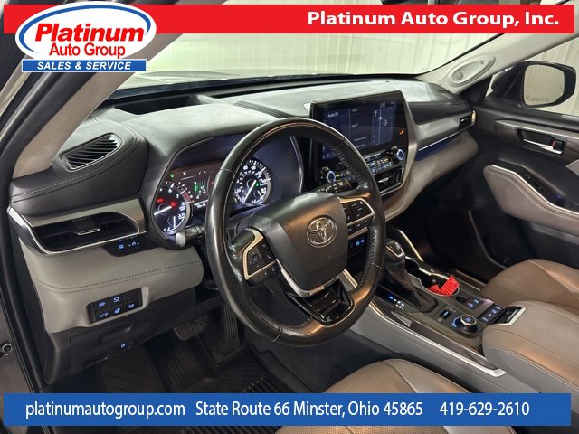Used 2022 Toyota Highlander Platinum image 13