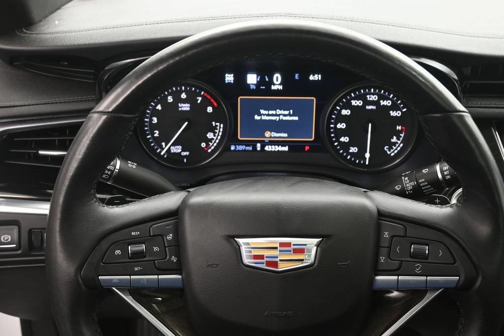 Used 2023 Cadillac XT6 Premium Luxury w/ Technology Package AWD/4WD image 9