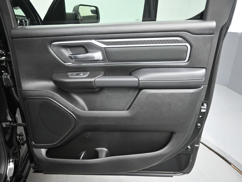 New 2026 RAM 1500 4x4 Crew Cab image 16