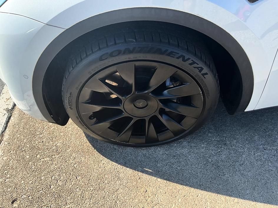 Used 2021 Tesla Model Y Long Range AWD/4WD image 10