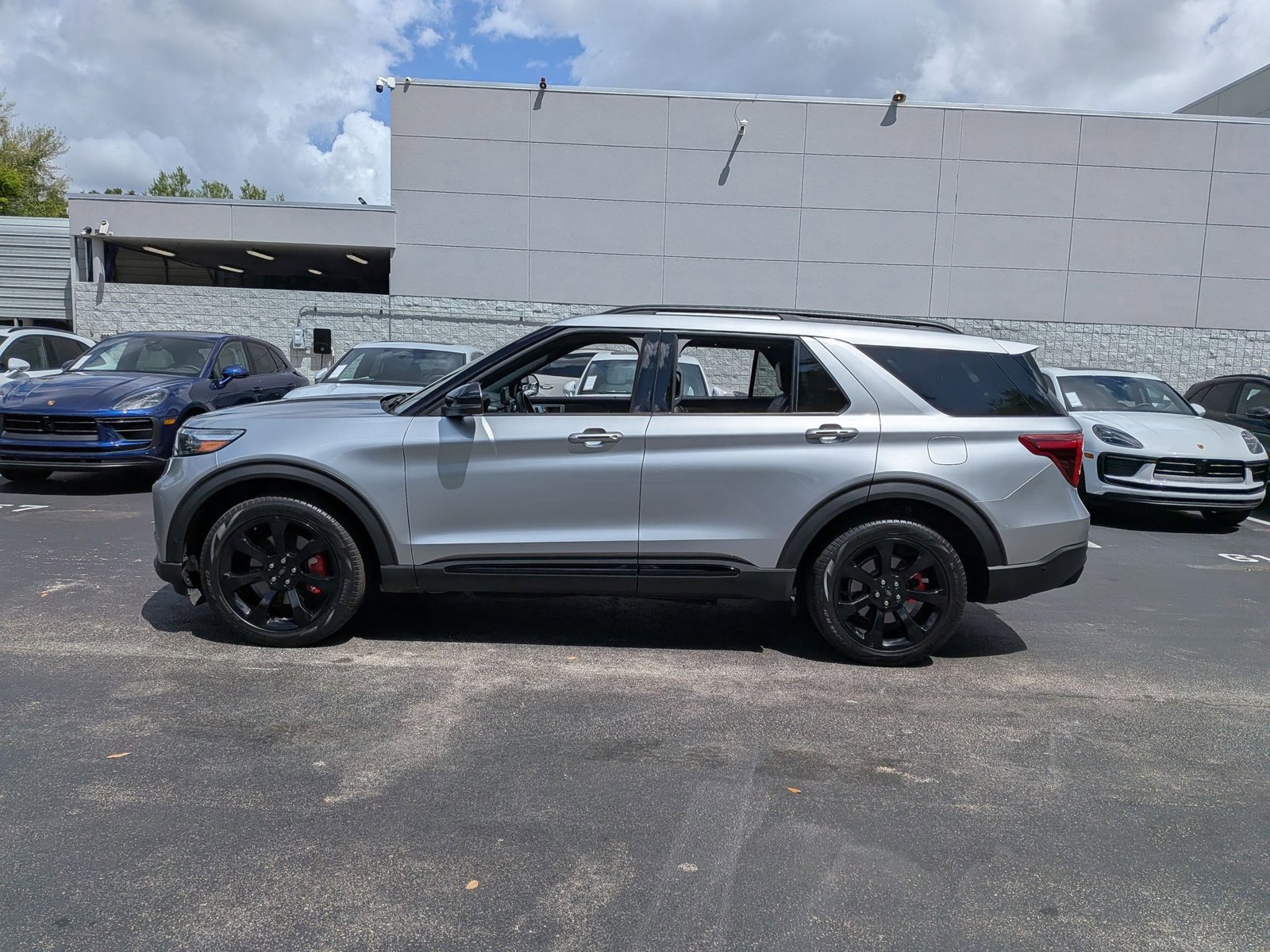 Used 2023 Ford Explorer ST w/ Equipment Group 401A video 2