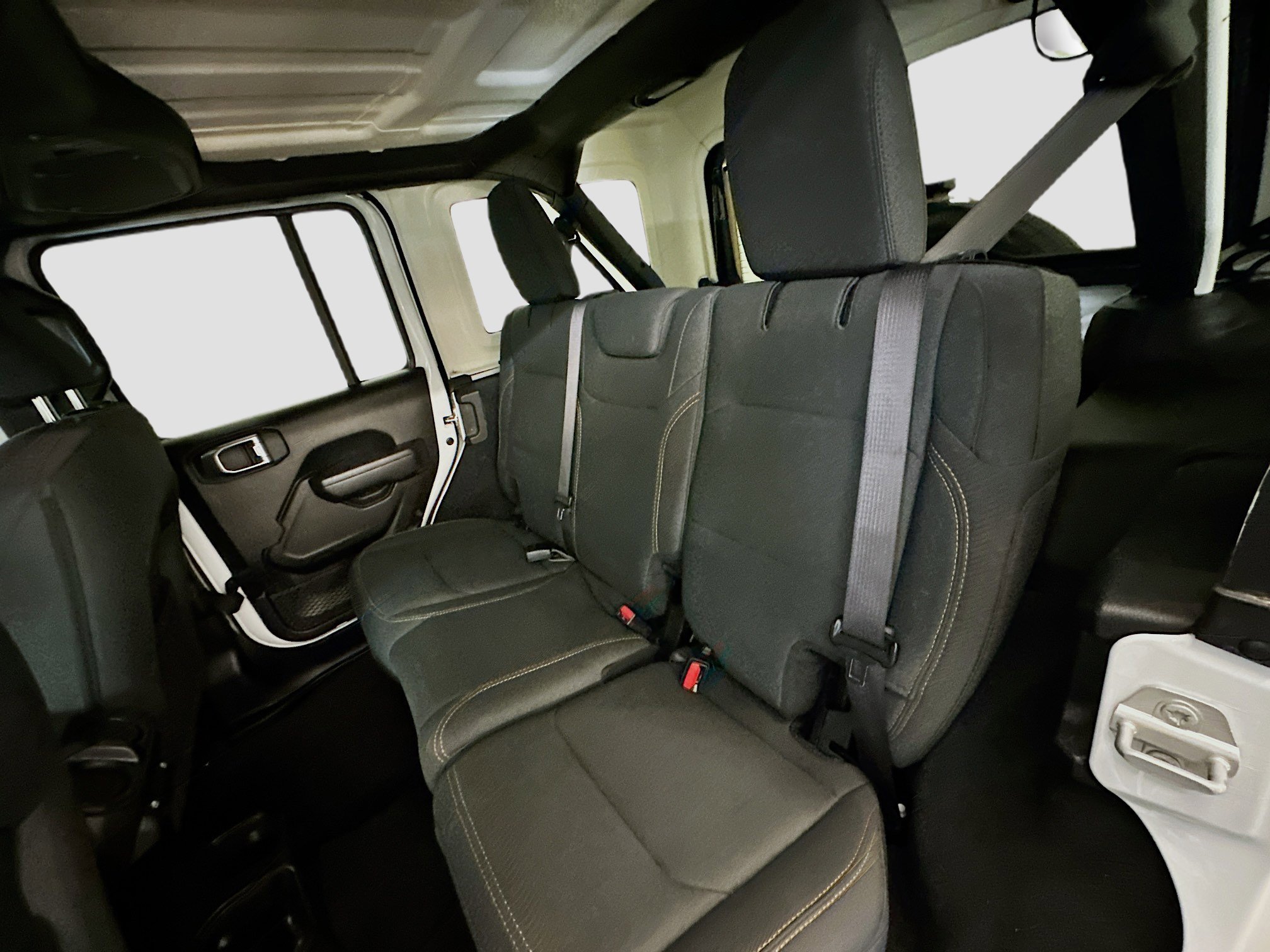 Used 2025 Jeep Wrangler Sport S image 28