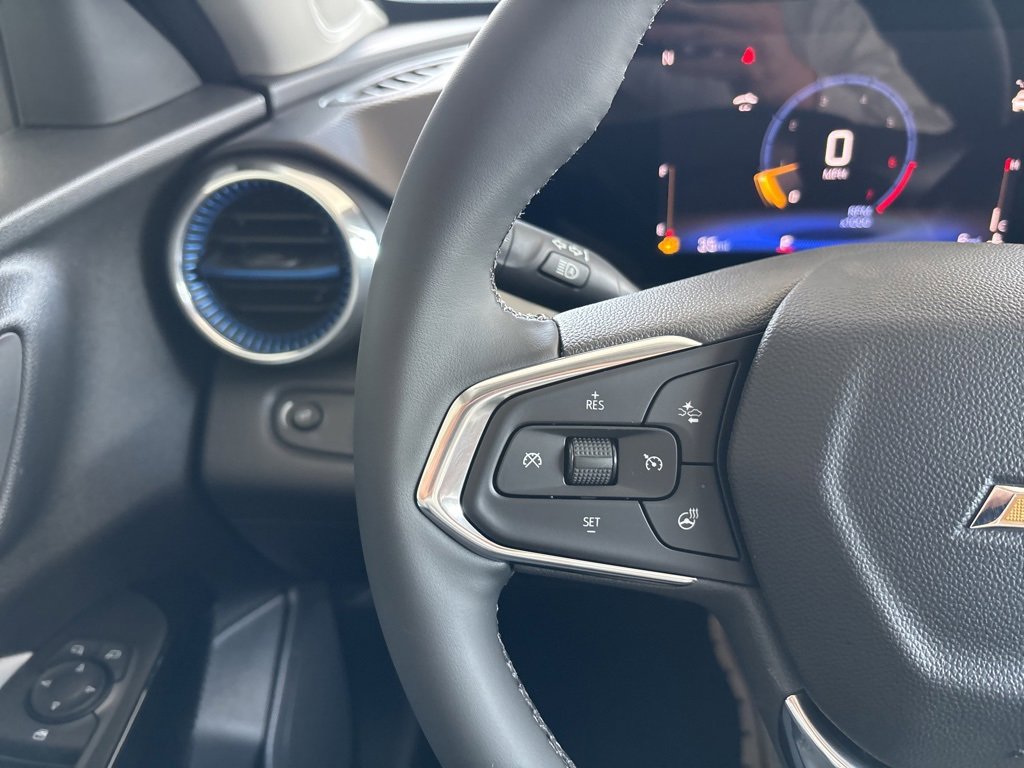 New 2025 Chevrolet Trax LT w/ Sunroof Package image 13