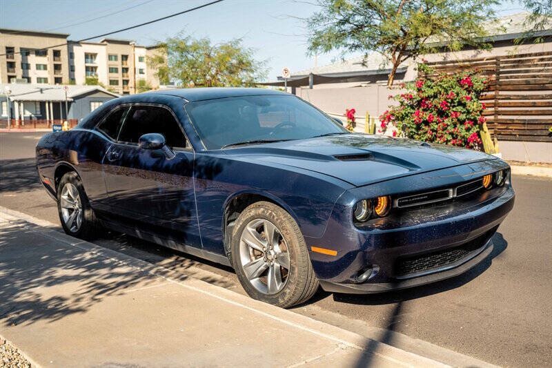 Used 2016 Dodge Challenger SXT RWD image 7