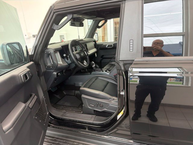 New 2026 Ford Bronco Outer Banks w/ Sasquatch Package AWD/4WD image 13