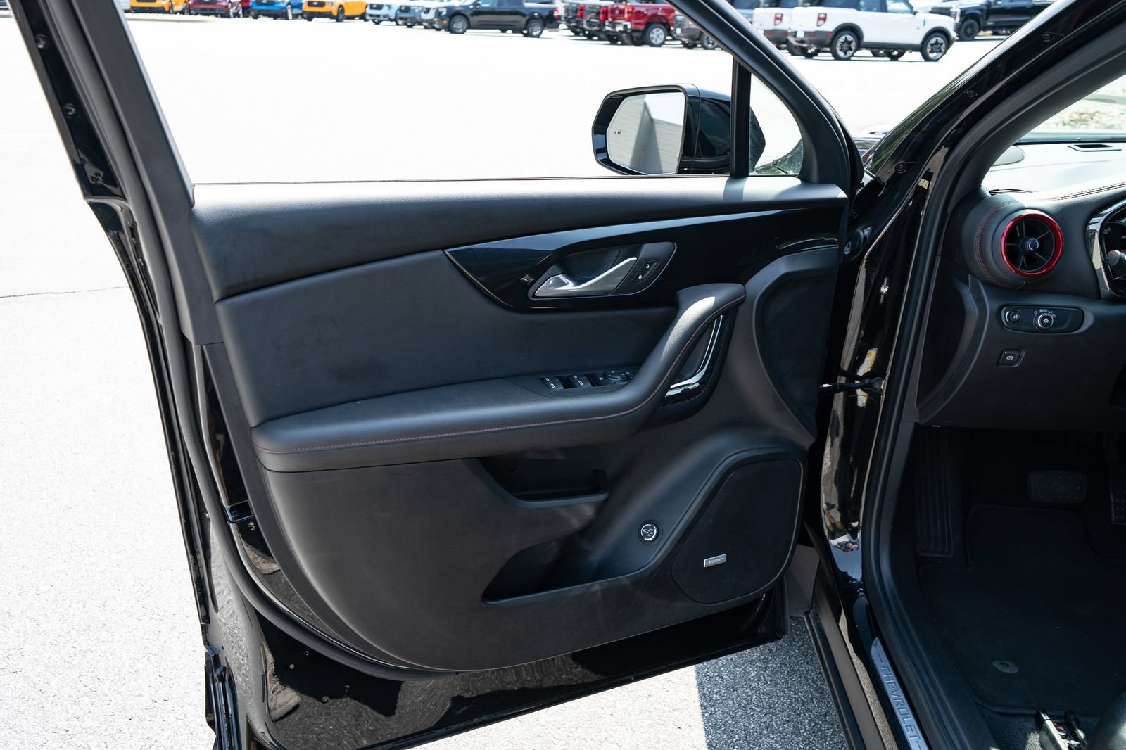 Used 2025 Chevrolet Blazer RS FWD image 16