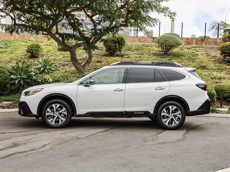 Used 2022 Subaru Outback Touring XT AWD/4WD image 2