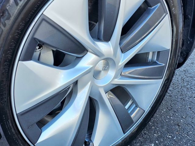 Used 2024 Tesla Model Y Long Range image 7
