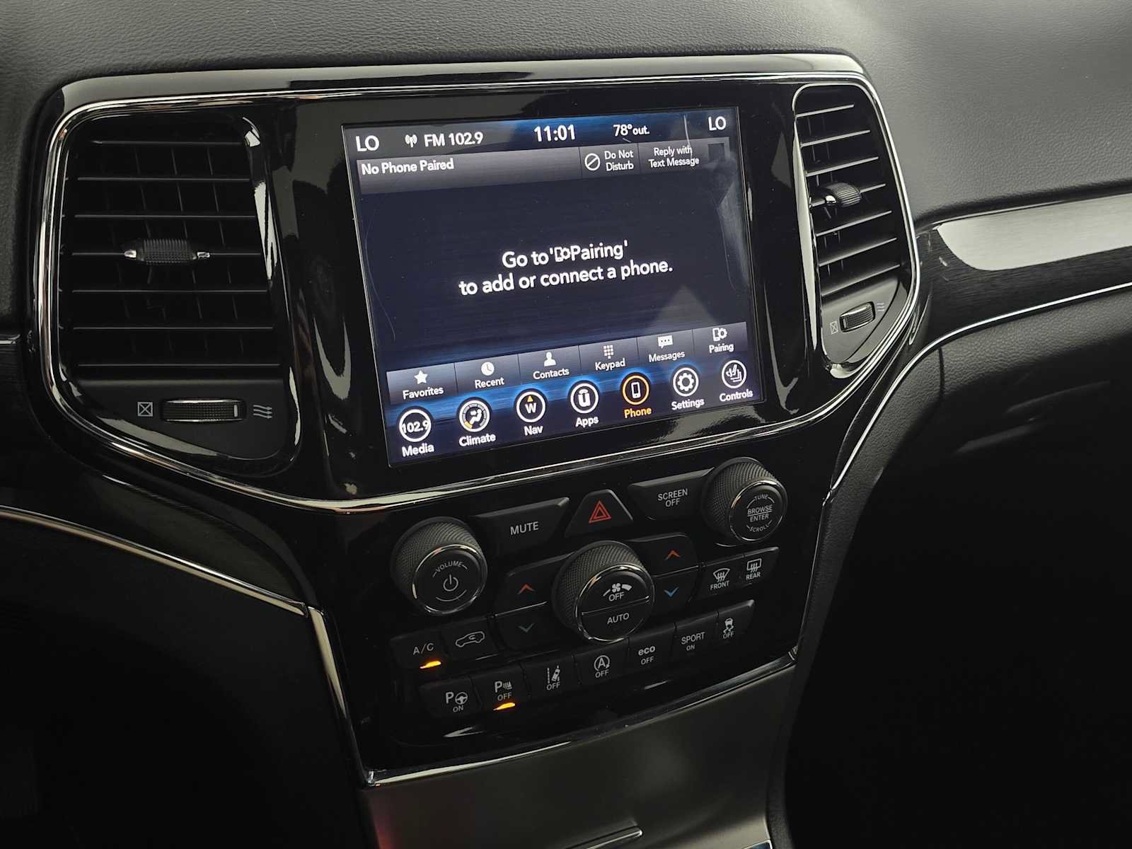 Used 2020 Jeep Grand Cherokee Trailhawk w/ Premium Lighting Group AWD/4WD image 27