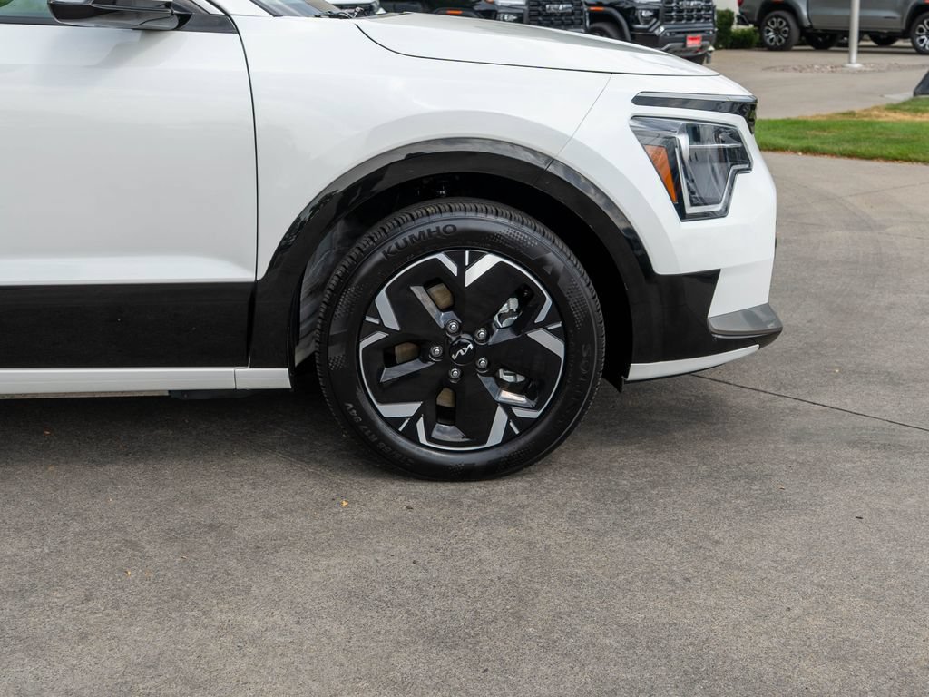 Certified 2024 Kia Niro Wind FWD image 35