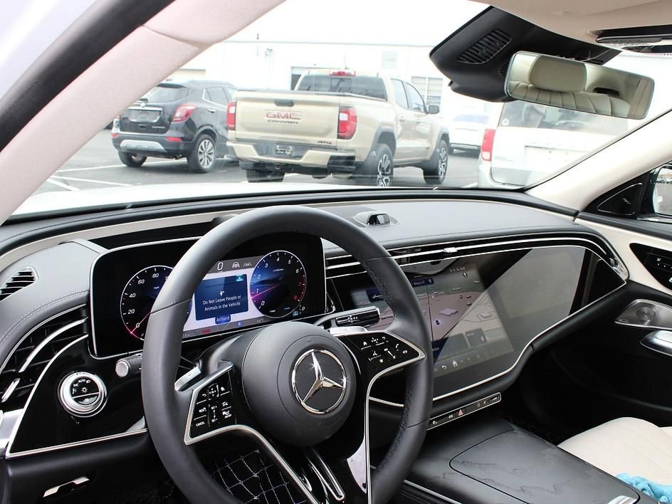 Used 2024 Mercedes-Benz E 350 4MATIC Sedan image 12