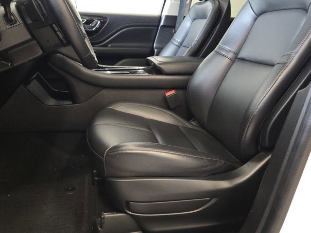 Used 2023 Lincoln Aviator AWD w/ Premium Package image 23