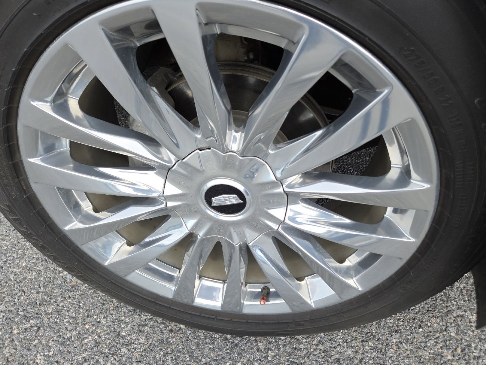Used 2021 Cadillac Escalade Premium Luxury AWD/4WD image 13