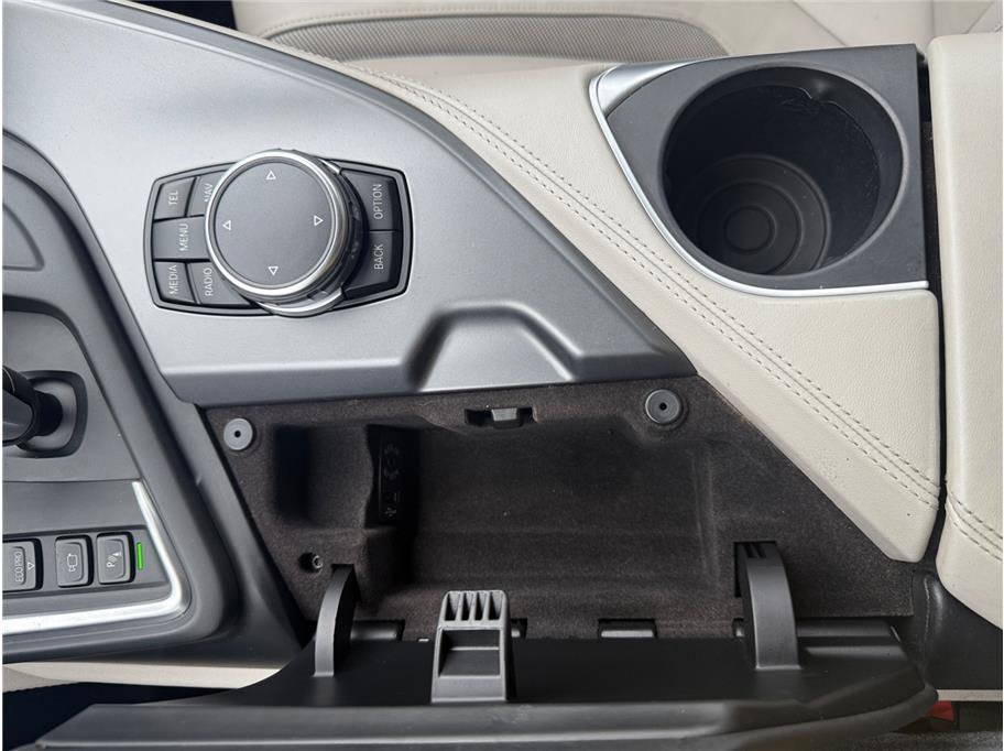 Used 2016 BMW i8 image 27