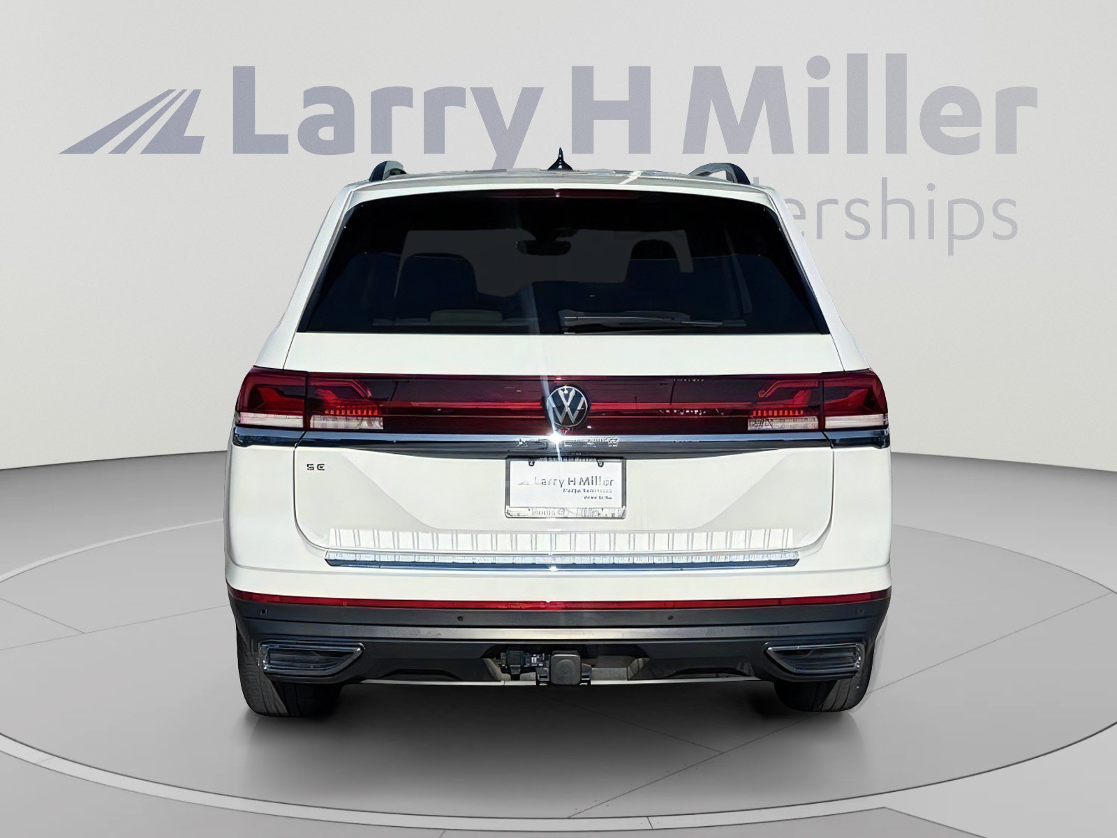 Used 2024 Volkswagen Atlas SE w/ Black Wheel Package FWD image 6