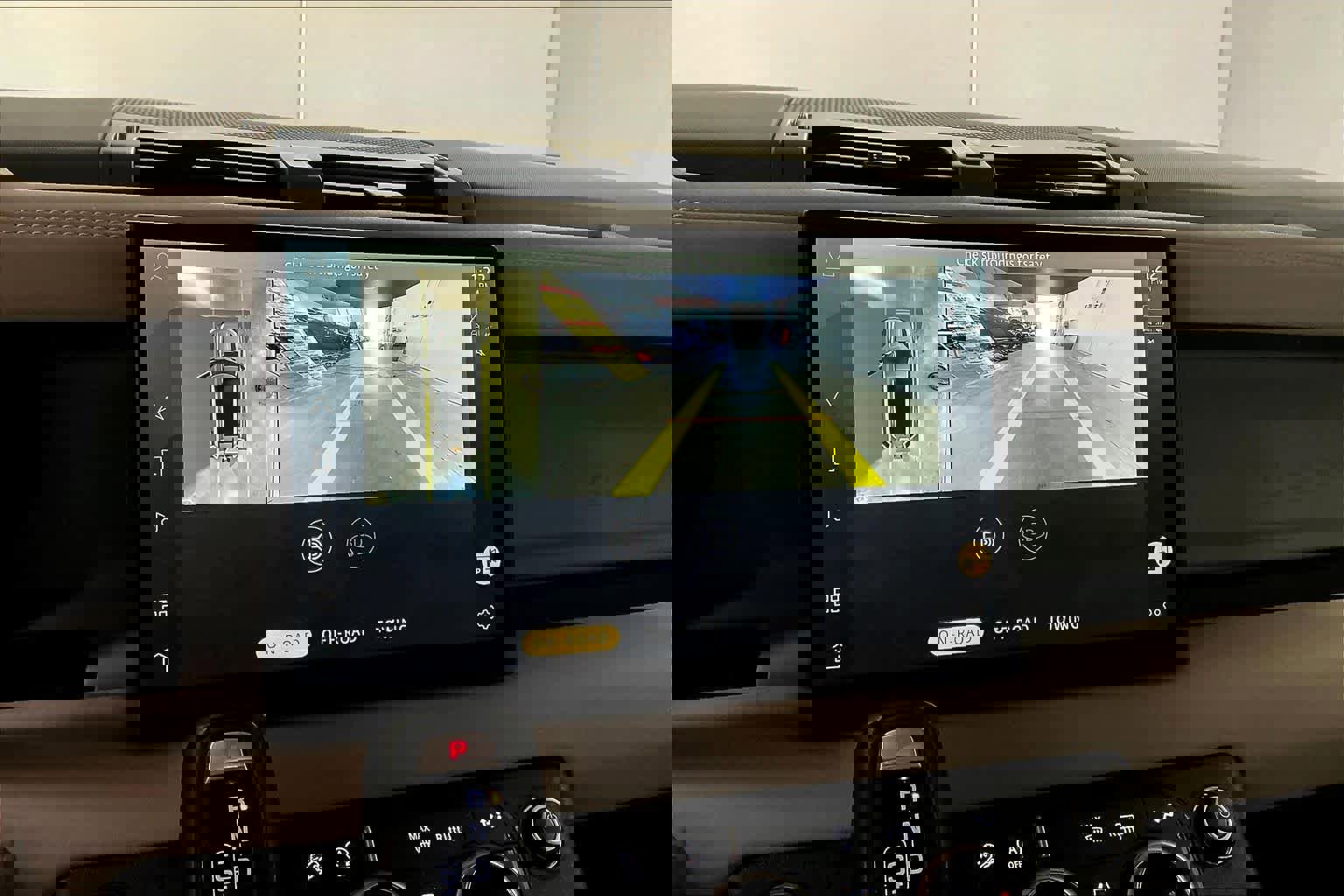 Used 2023 Land Rover Defender 130 X-Dynamic SE image 23