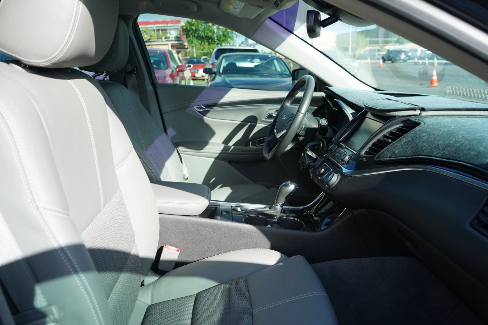Used 2015 Chevrolet Impala LT w/ Convenience Package FWD image 20