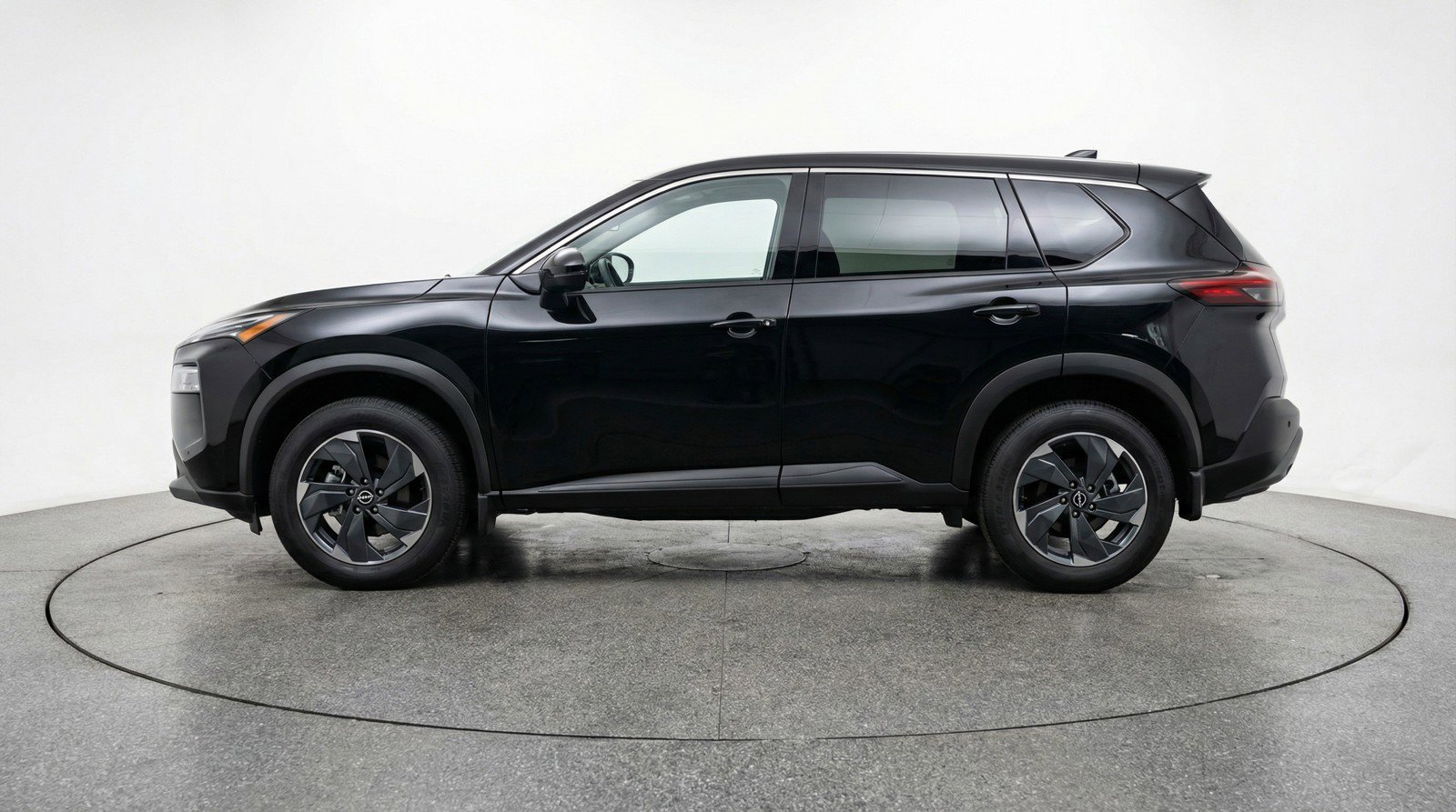 Used 2025 Nissan Rogue SV image 5