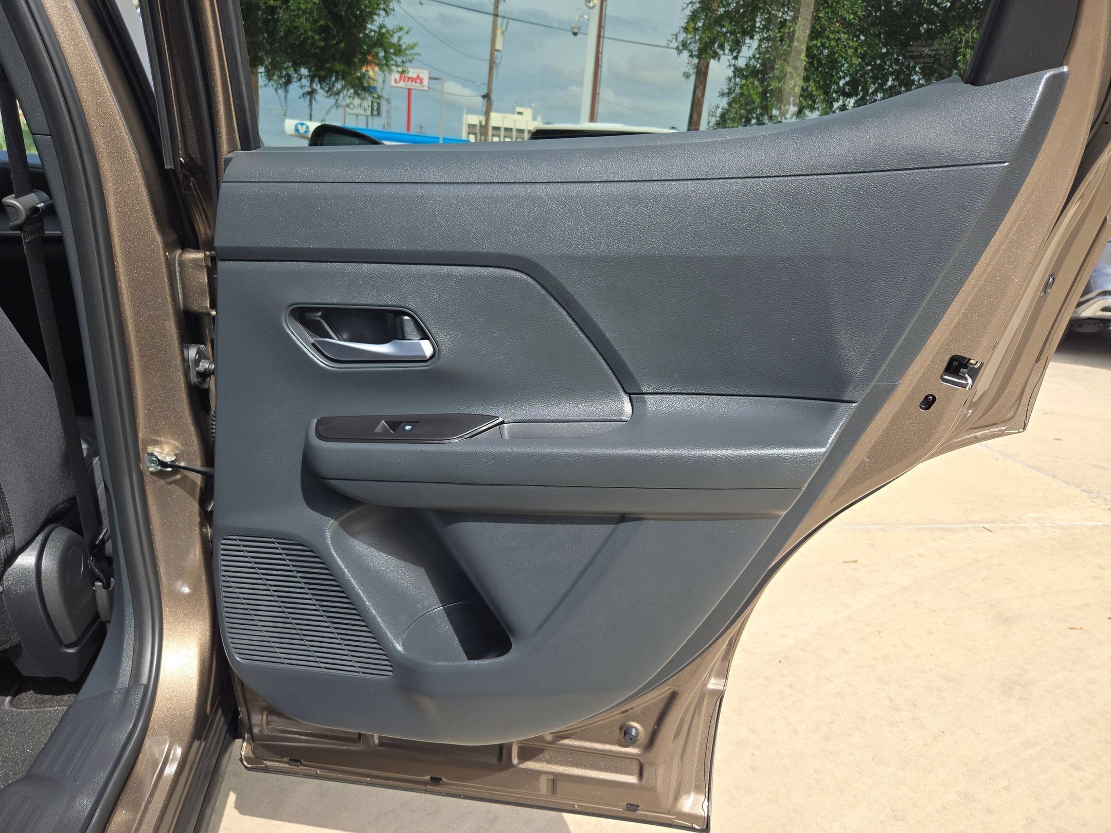 Certified 2025 Nissan Kicks SV FWD image 25