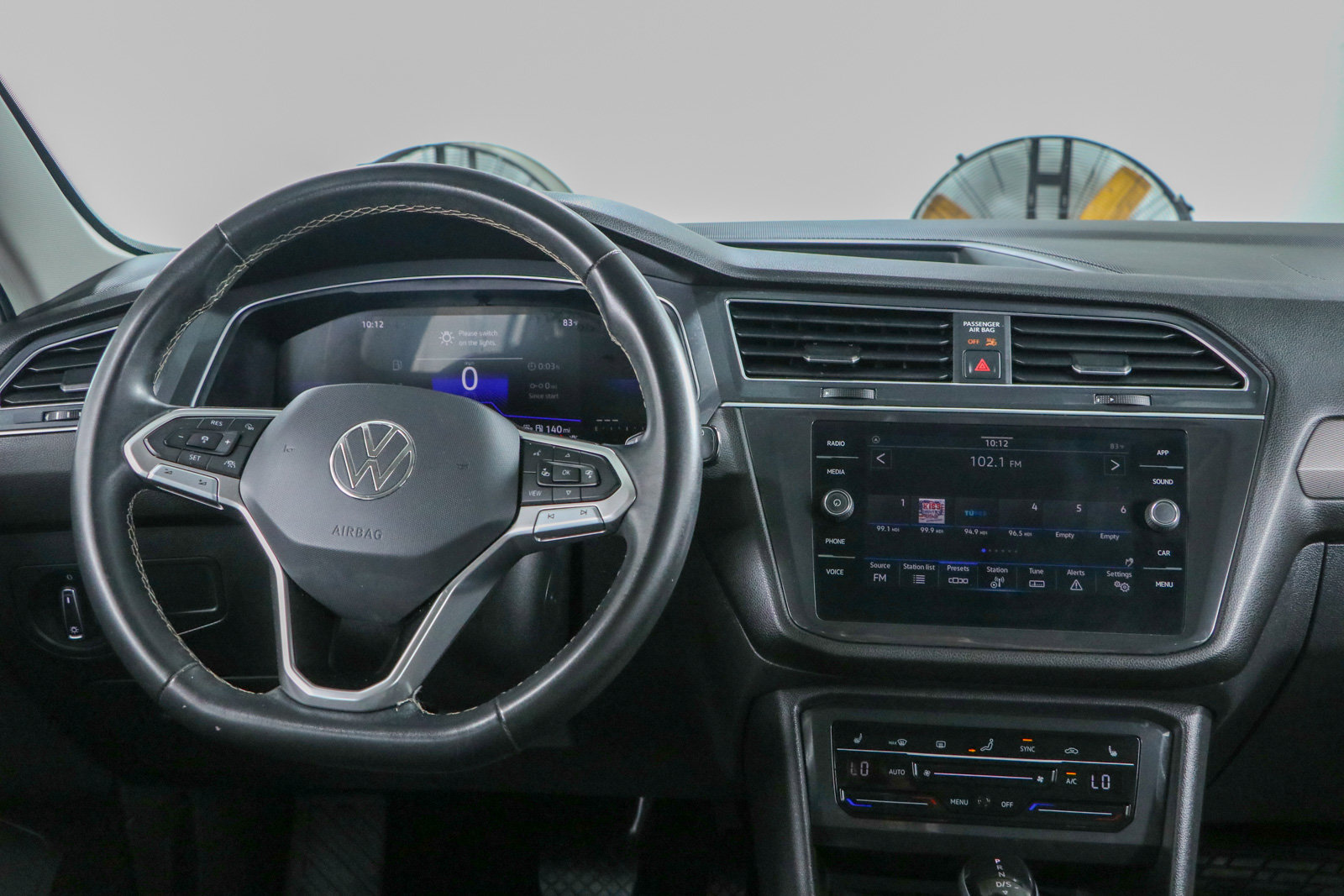 Used 2023 Volkswagen Tiguan SE w/ Panoramic Sunroof Package FWD image 17