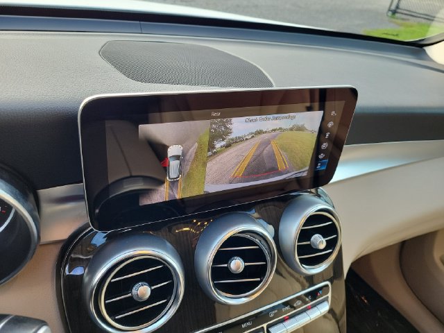 Used 2022 Mercedes-Benz GLC 300 4MATIC image 29