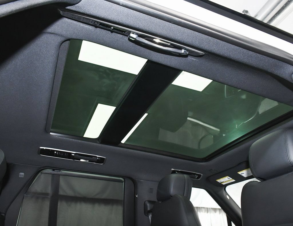 Used 2025 Land Rover Range Rover SE AWD/4WD image 64