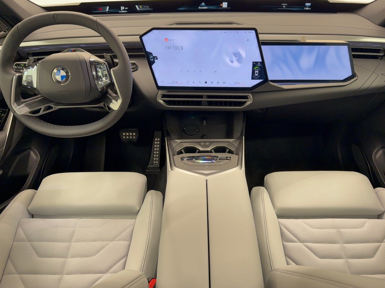 New 2027 BMW X5 xDrive50e w/ M Sport Package AWD/4WD image 17