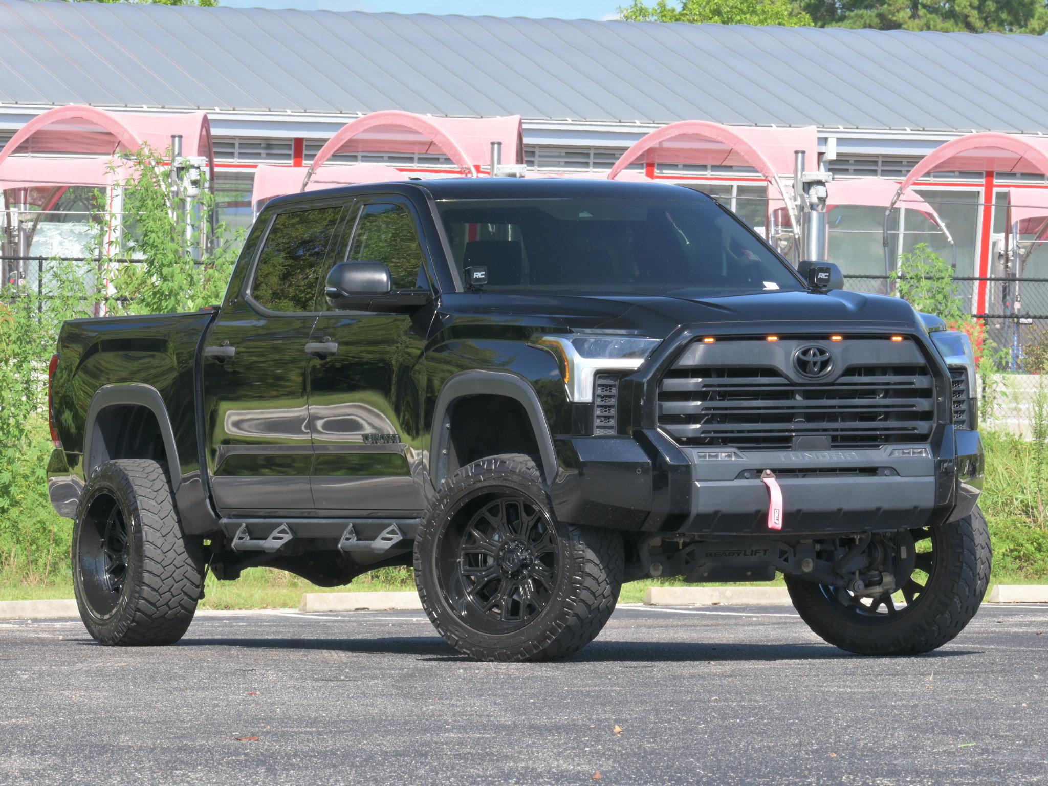Used 2022 Toyota Tundra SR5 w/ SR5 Convenience Package AWD/4WD image 2