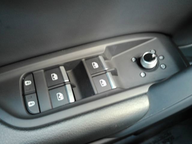 Used 2025 Audi Q5 2.0T Premium image 34