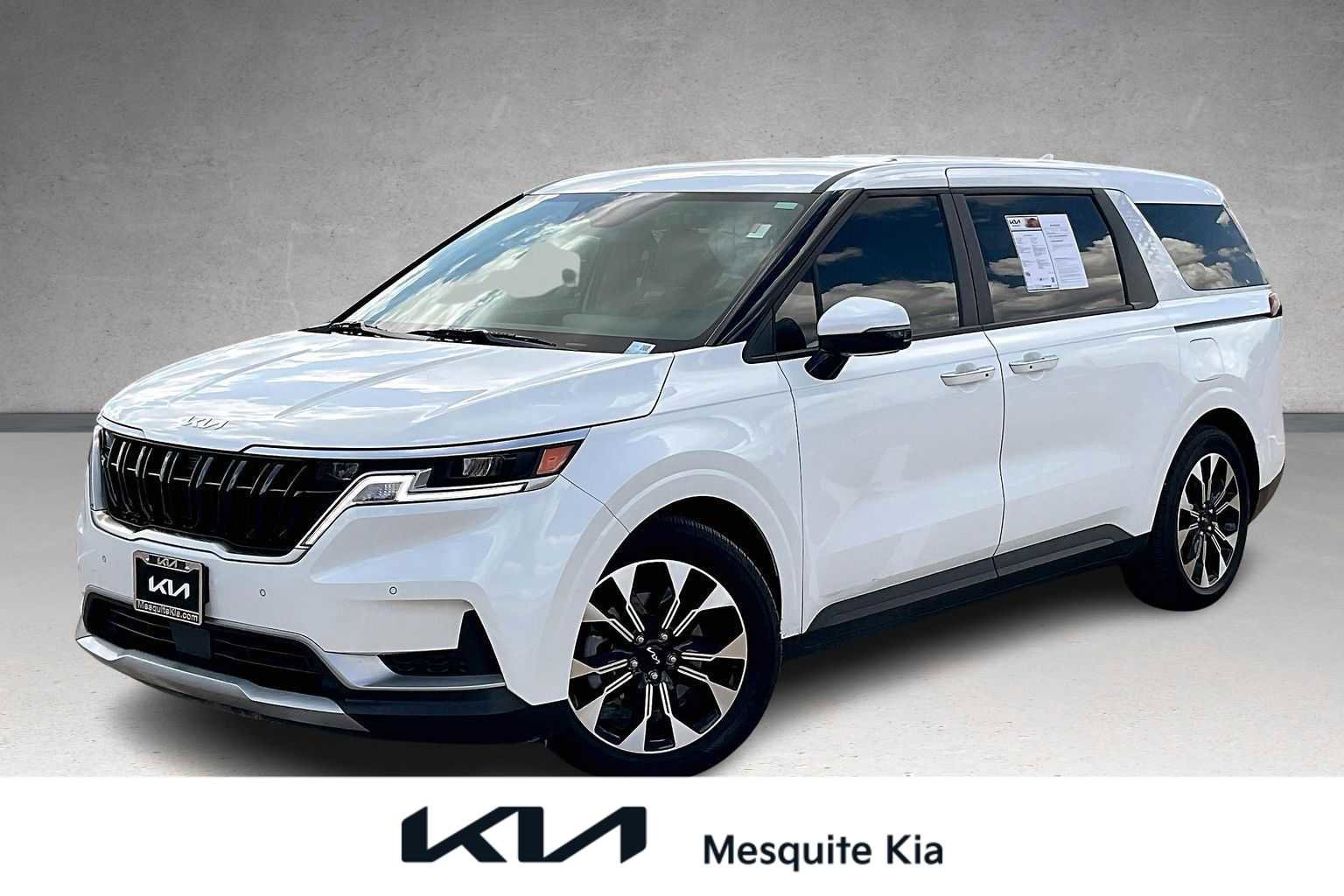 Certified 2024 Kia Carnival EX