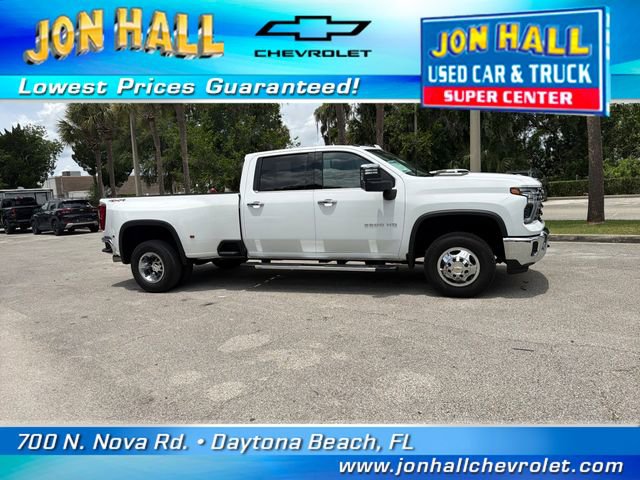 Used 2025 Chevrolet Silverado 3500 LTZ w/ LTZ Convenience Package AWD/4WD image 17