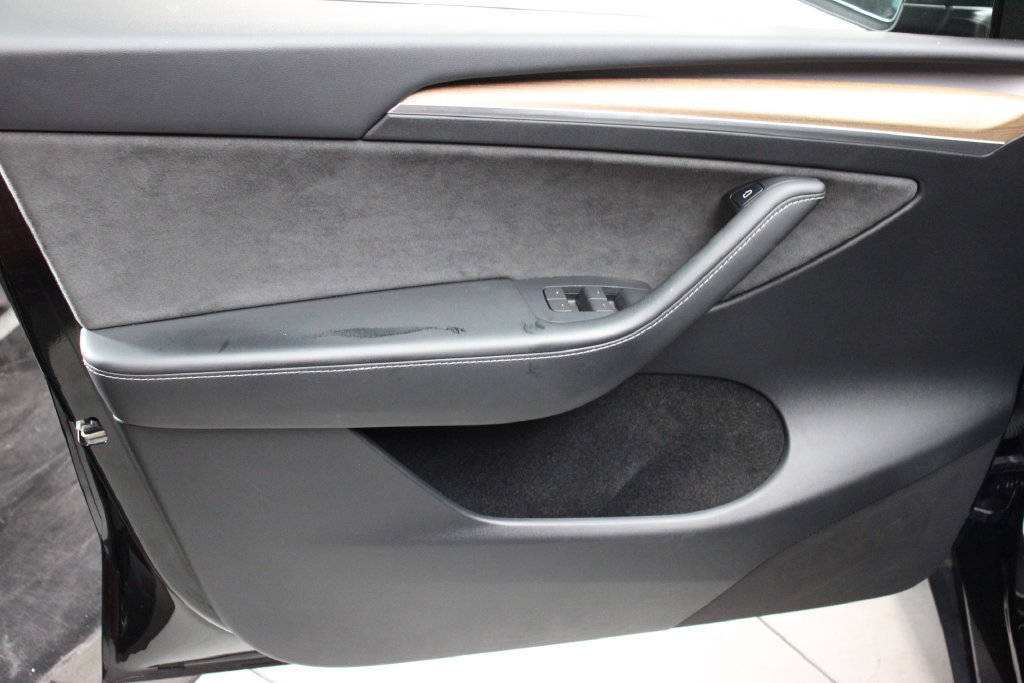 Used 2023 Tesla Model Y Performance AWD/4WD image 5