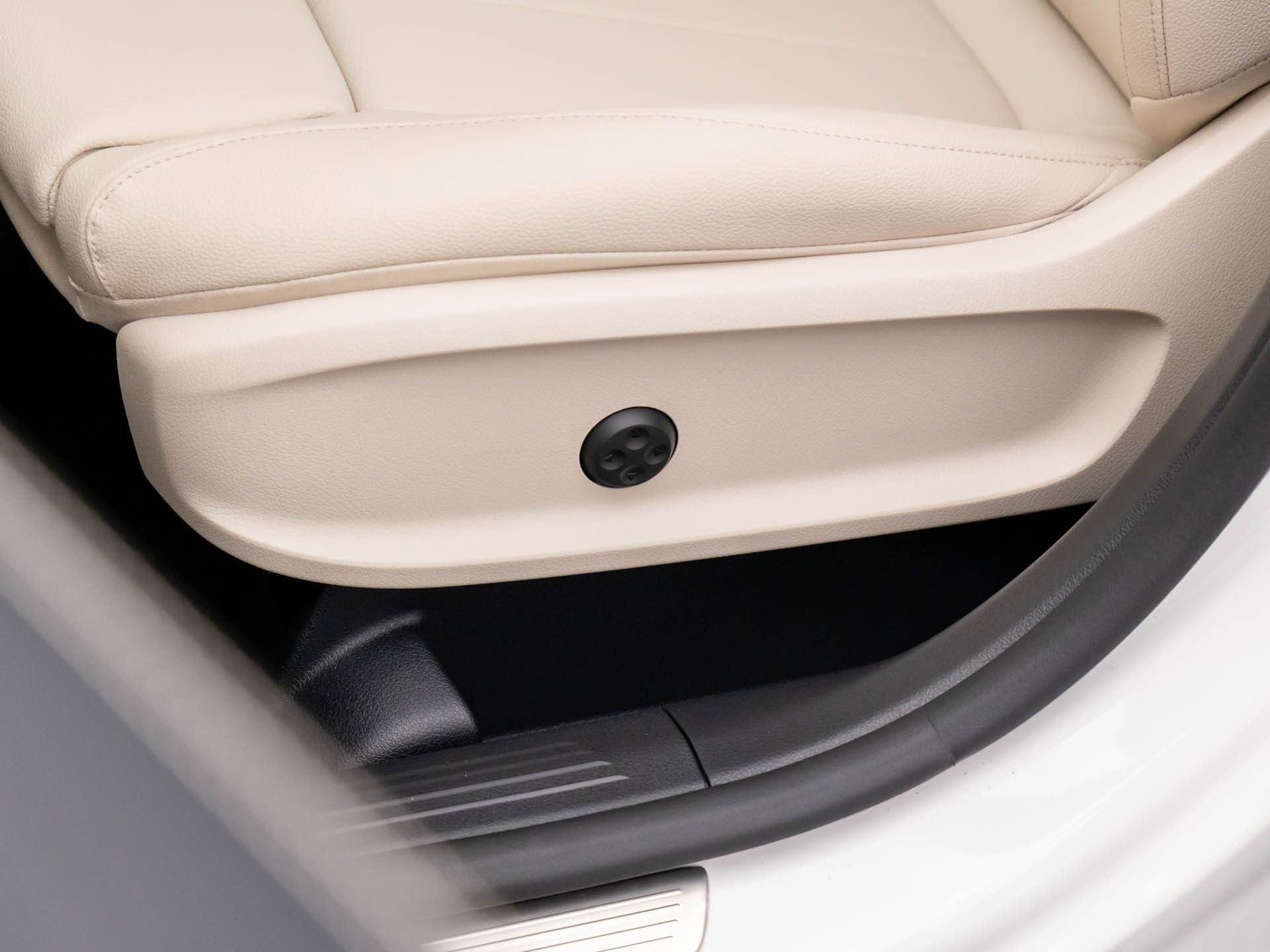 New 2025 Mercedes-Benz GLA 250 4MATIC image 16