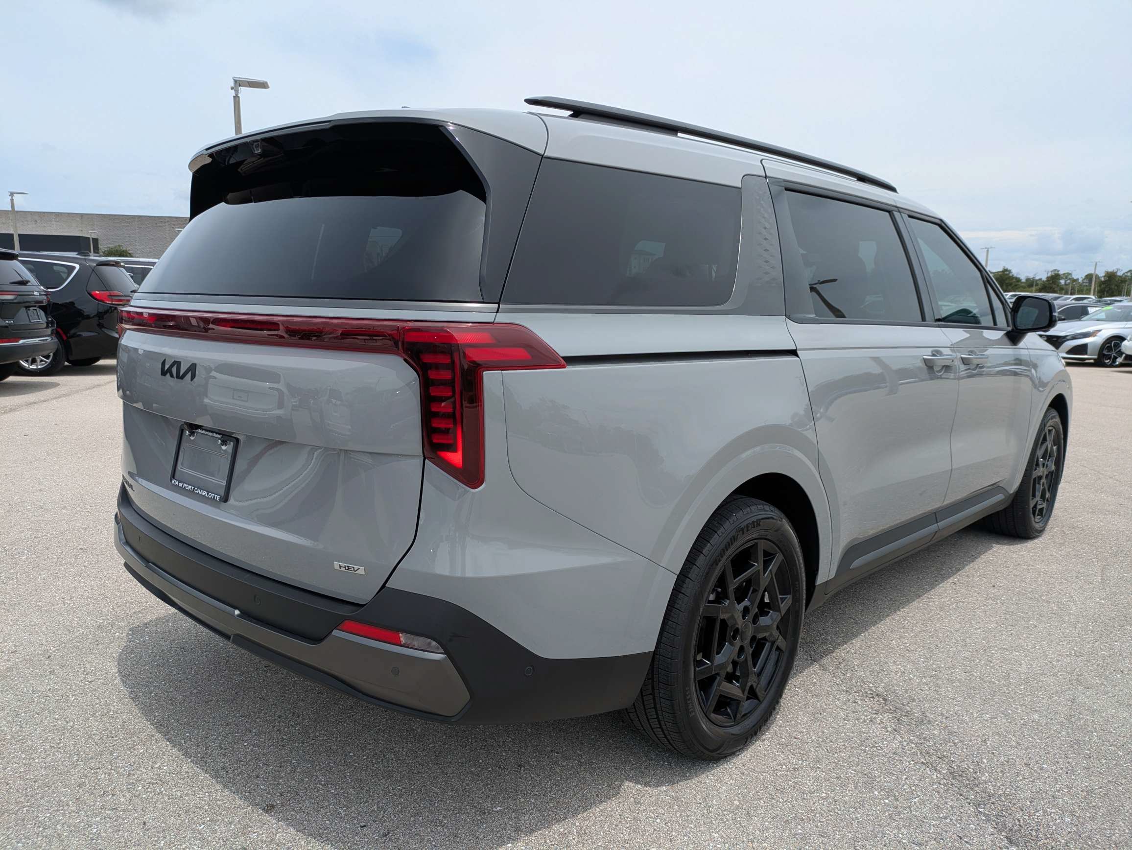 Certified 2026 Kia Carnival SX Prestige FWD image 5