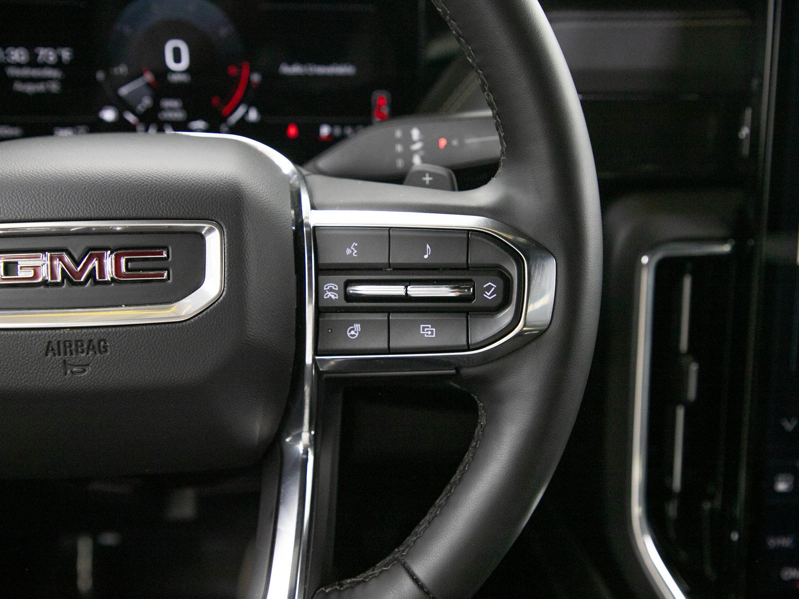 Used 2025 GMC Yukon XL Elevation AWD/4WD image 25