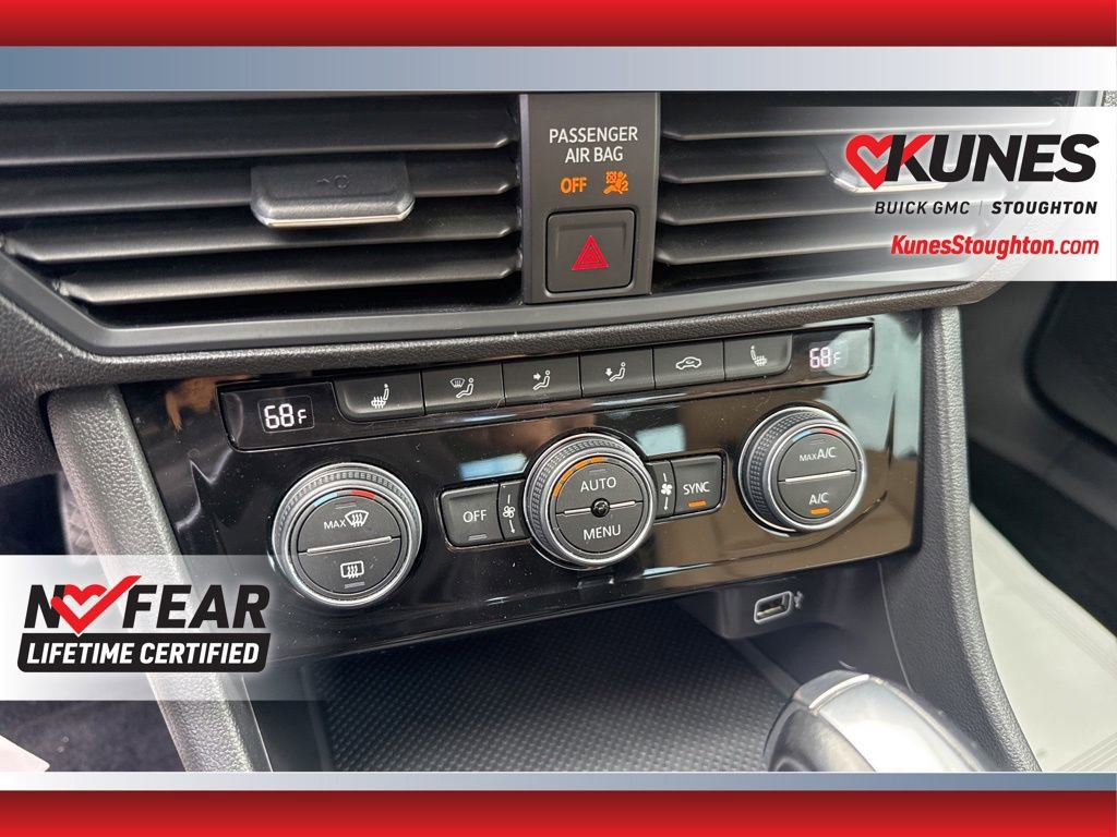 Used 2019 Volkswagen Jetta SE FWD image 34