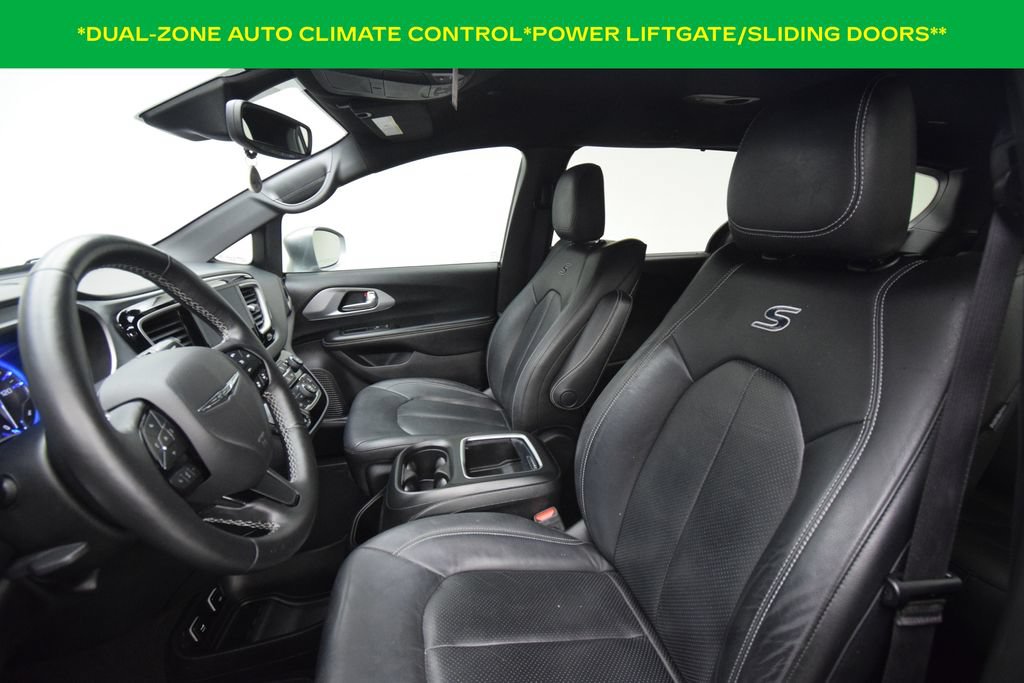 Used 2020 Chrysler Pacifica Touring-L Plus FWD image 11