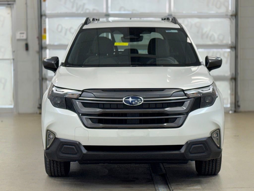 Used 2025 Subaru Forester Premium w/ Convenience Package #1 image 2