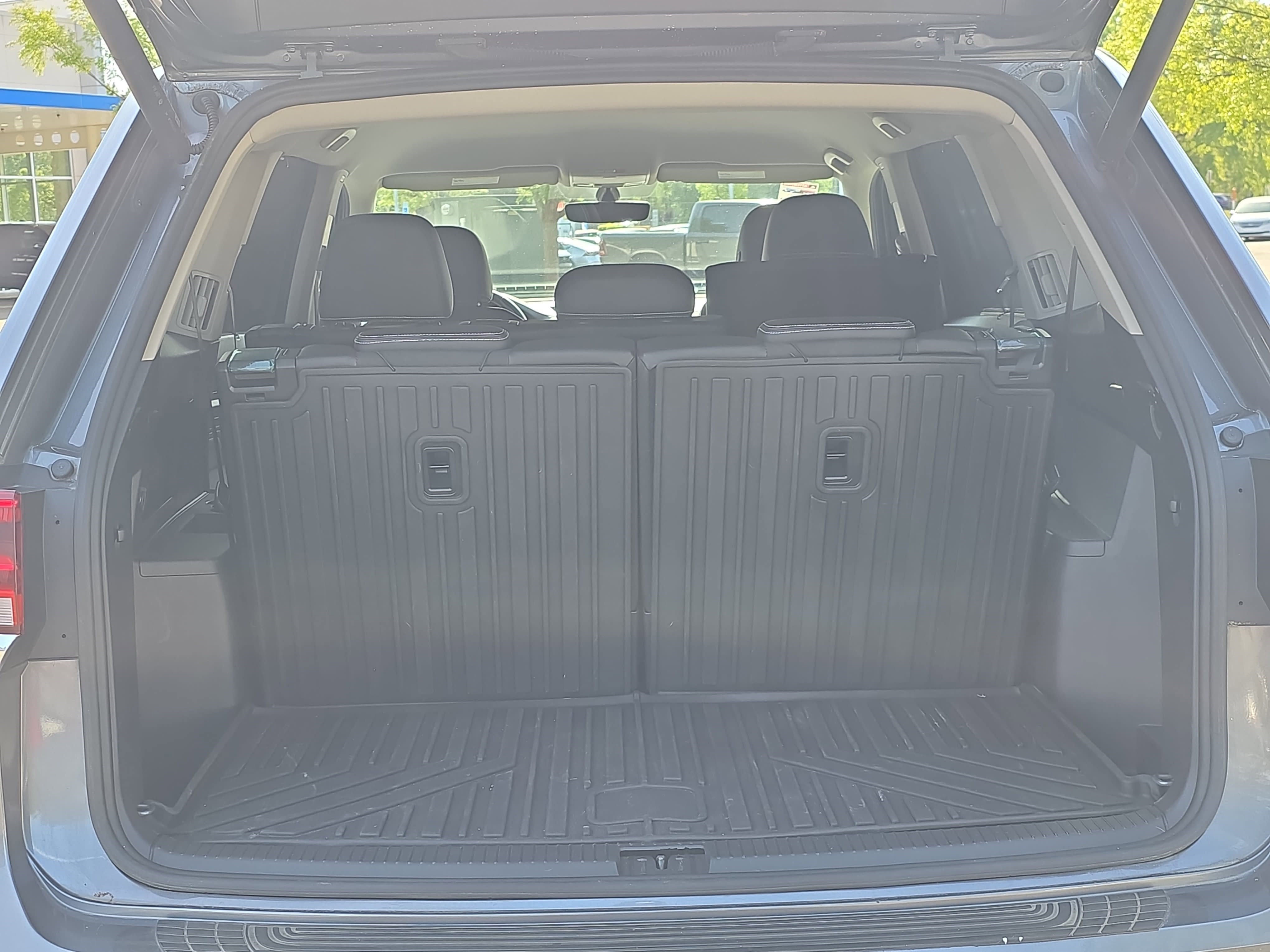 Used 2023 Volkswagen Atlas SE image 14