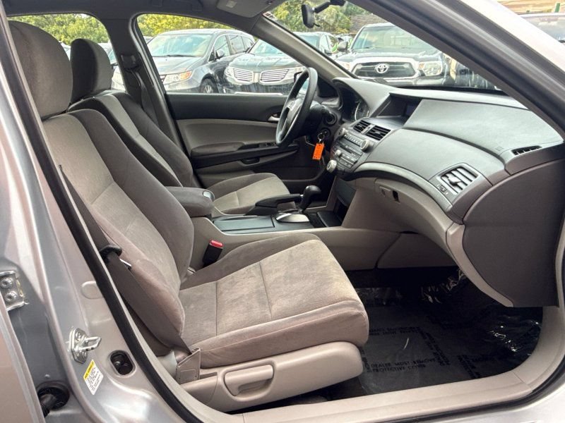 Used 2009 Honda Accord LX-P image 17