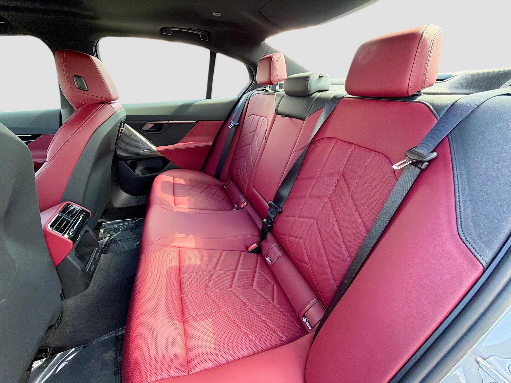 Used 2025 BMW 530i w/ Premium Package image 21