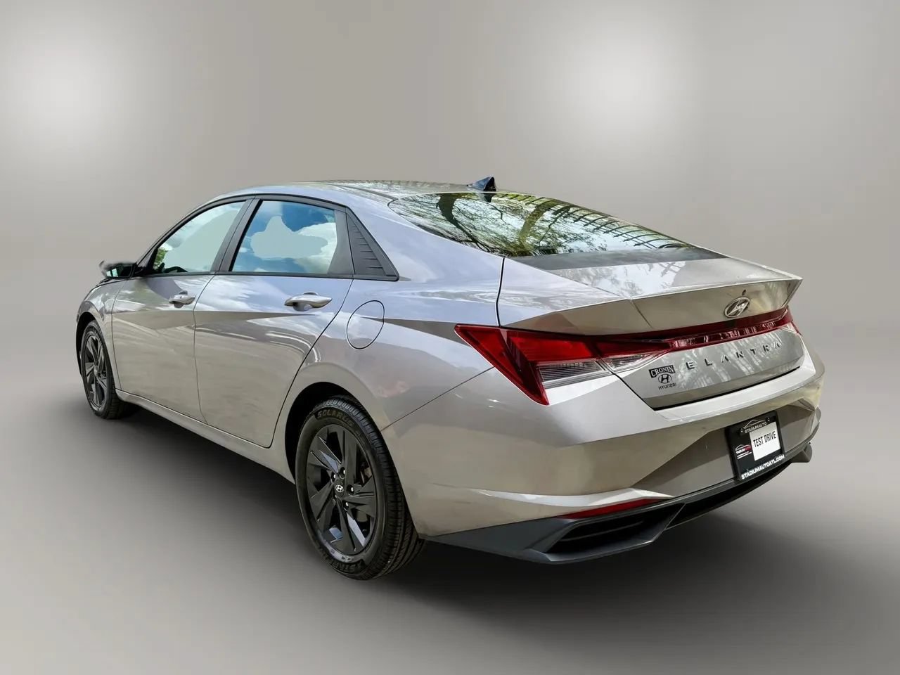 Used 2022 Hyundai Elantra SEL FWD image 3