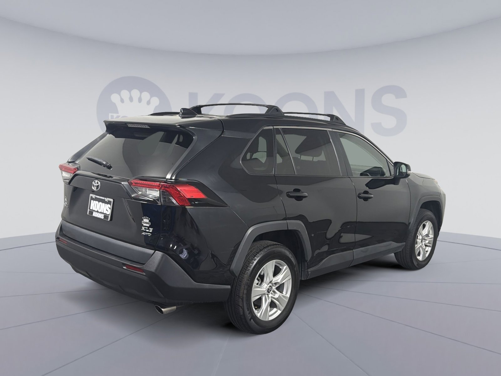 Used 2021 Toyota RAV4 XLE w/ Convenience Package image 7